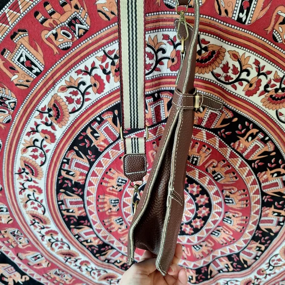 Cat Shaped Faux Leather Crossbody Sling Bag and Mouse Coin Purse Set - Picture 3 of 8